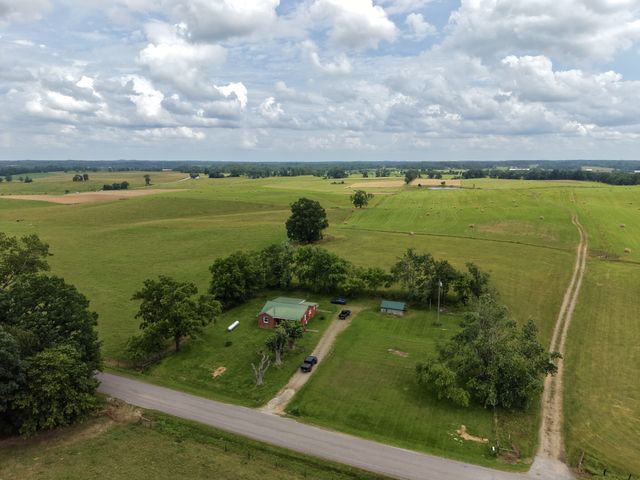 980 West Rd, Red Boiling Springs, TN 37150