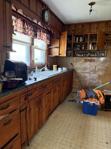 980 West Rd, Red Boiling Springs, TN 37150