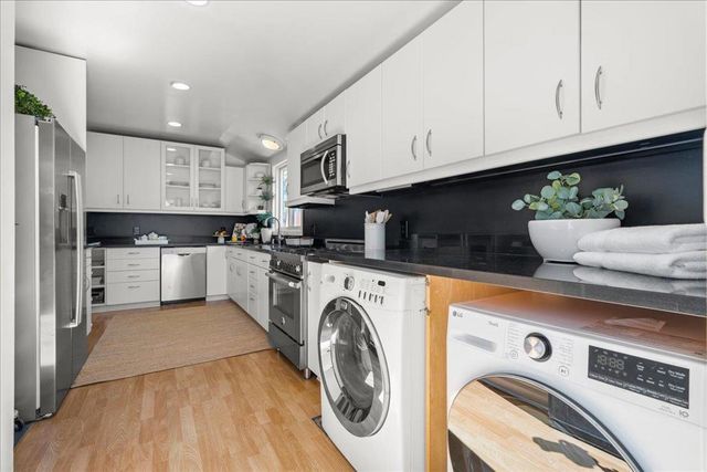 991 Lincoln Avenue, Palo Alto, CA 94301