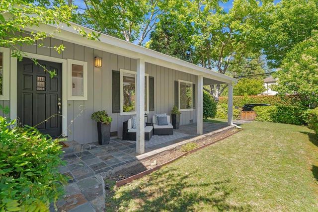 991 Lincoln Avenue, Palo Alto, CA 94301