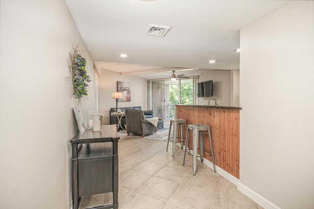1000 Guadalupe St, Kerrville, TX 78028