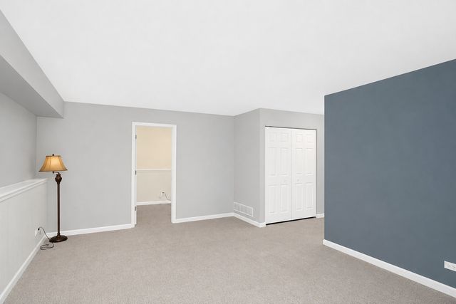 3 WHITEHALL Court, Streamwood, IL 60107