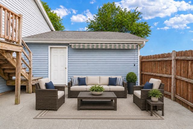 3 WHITEHALL Court, Streamwood, IL 60107