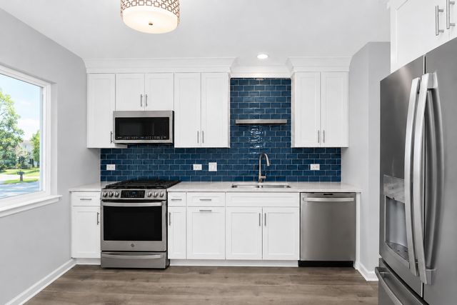 3 WHITEHALL Court, Streamwood, IL 60107