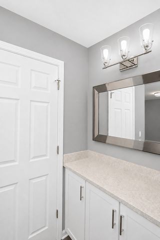 3 WHITEHALL Court, Streamwood, IL 60107