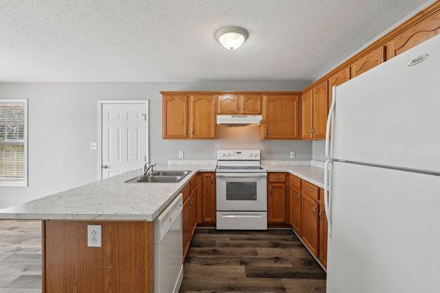 1447 Amy Ave, Clarksville, TN 37042