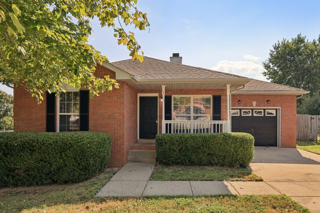 1447 Amy Ave, Clarksville, TN 37042