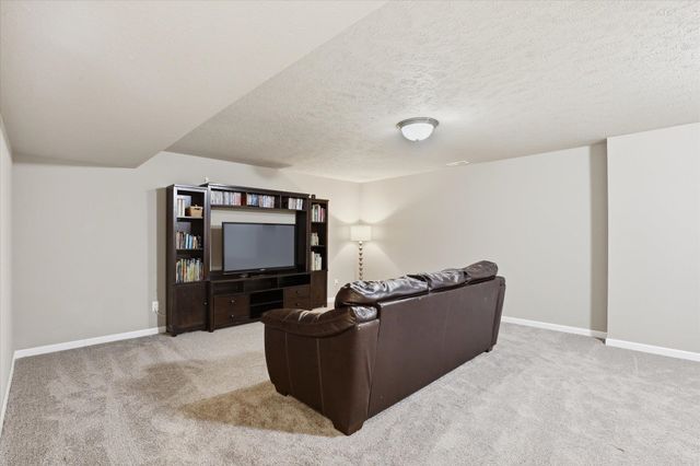 16721 N Dakota Ln, Colbert, WA 99005