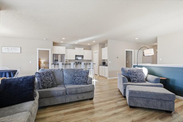 16721 N Dakota Ln, Colbert, WA 99005