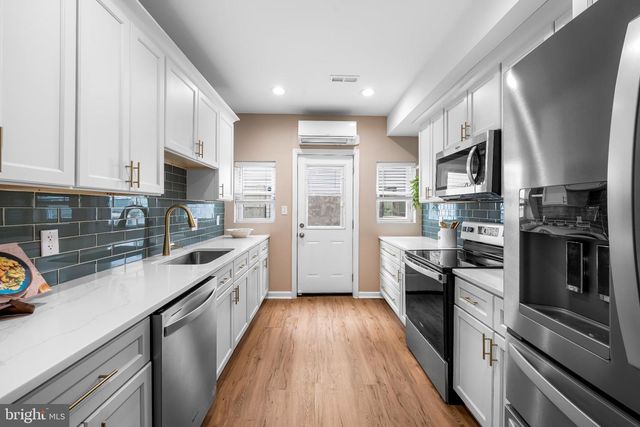 317 S COLLINGTON, Baltimore, MD 21231