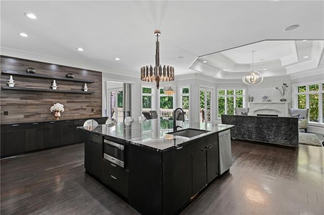 1680 Riverside Road, Roswell, GA 30076