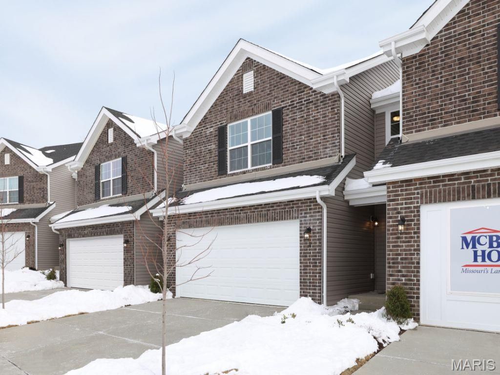 12 Fairmount Grove Drive, St Peters, MO 63376