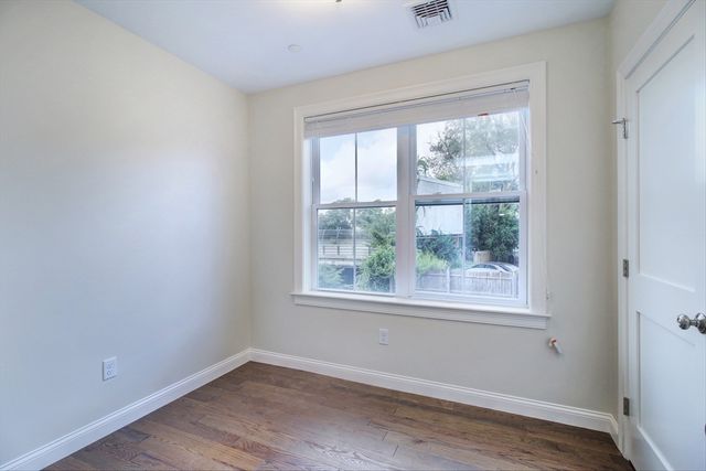 4 Kemp 3, Boston, MA 02127