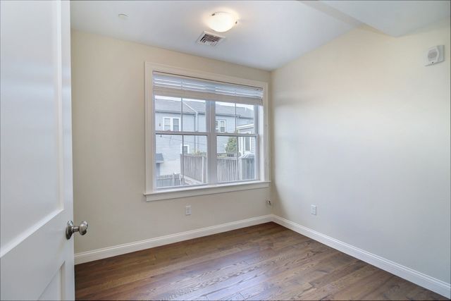 4 Kemp 3, Boston, MA 02127