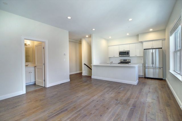 4 Kemp 3, Boston, MA 02127
