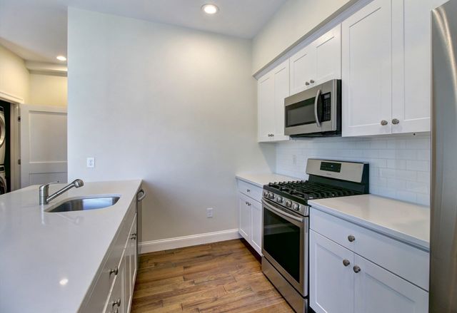 4 Kemp 3, Boston, MA 02127
