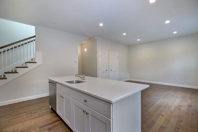 4 Kemp 3, Boston, MA 02127