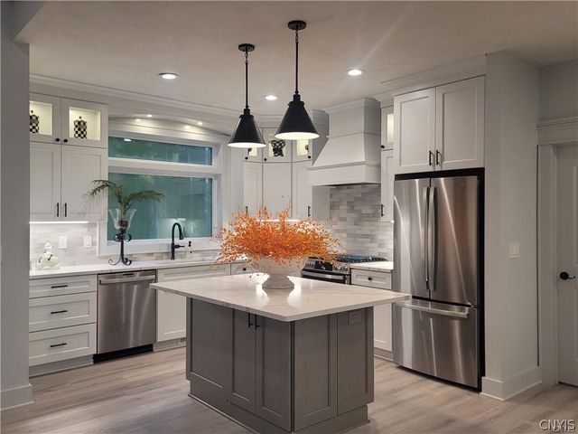 4C Mistral Circle, Clay, NY 13090