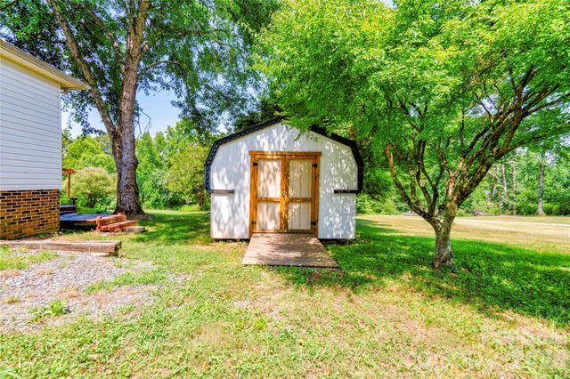 5573 Lennox Drive, Kings Mountain, NC 28086