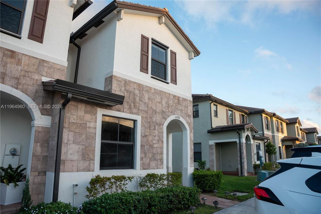 11091 W 32nd Ln 0, Hialeah, FL 33018