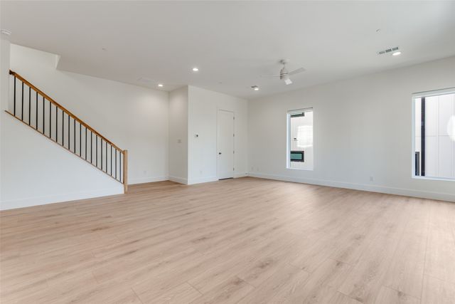 2206 Arroyo Avenue 305, Dallas, TX 75219