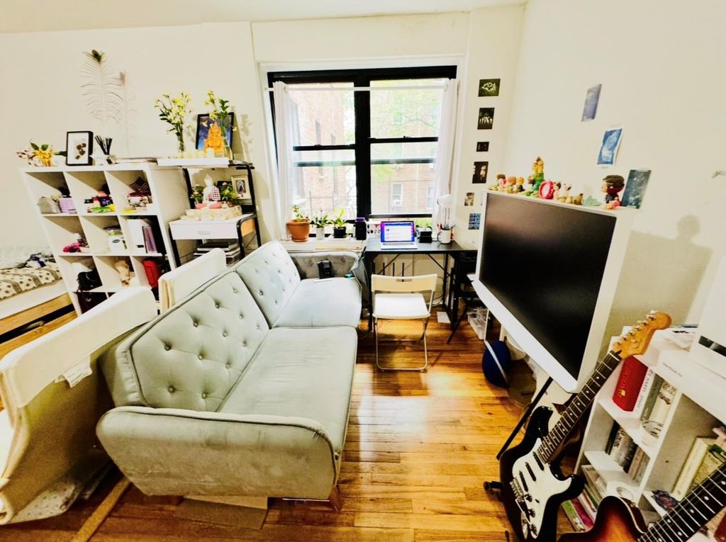 44-05 Macnish Street 2G, Elmhurst, NY 11373