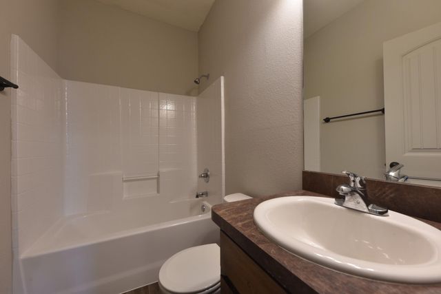 101 W Capps Street B, Rio Vista, TX 76093