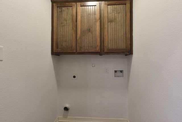 101 W Capps Street B, Rio Vista, TX 76093