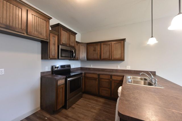 101 W Capps Street B, Rio Vista, TX 76093