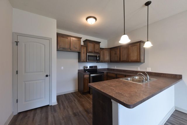 101 W Capps Street B, Rio Vista, TX 76093