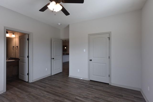 101 W Capps Street B, Rio Vista, TX 76093