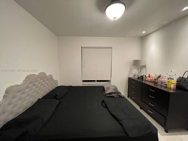 17550 NW 67th Pl J-2, Hialeah, FL 33015