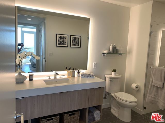 11750 Wilshire Boulevard 2004, Los Angeles, CA 90025