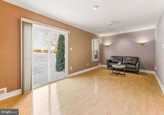 103 DORAL DR, Blackwood, NJ 08012