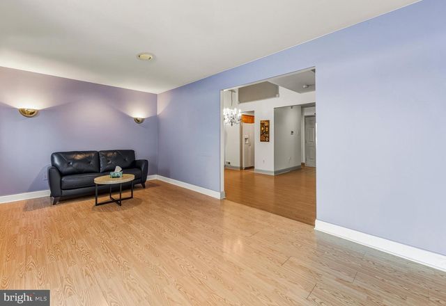 103 DORAL DR, Blackwood, NJ 08012