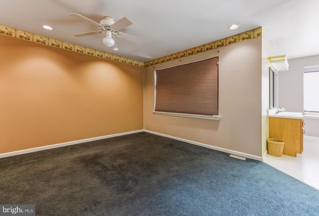 103 DORAL DR, Blackwood, NJ 08012