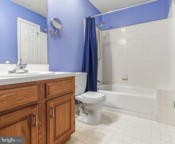 103 DORAL DR, Blackwood, NJ 08012