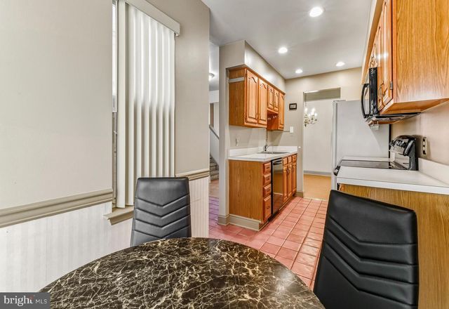 103 DORAL DR, Blackwood, NJ 08012