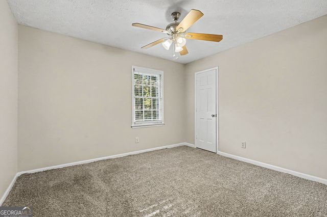 1465 Lake Lucerne Road SW, Lilburn, GA 30047
