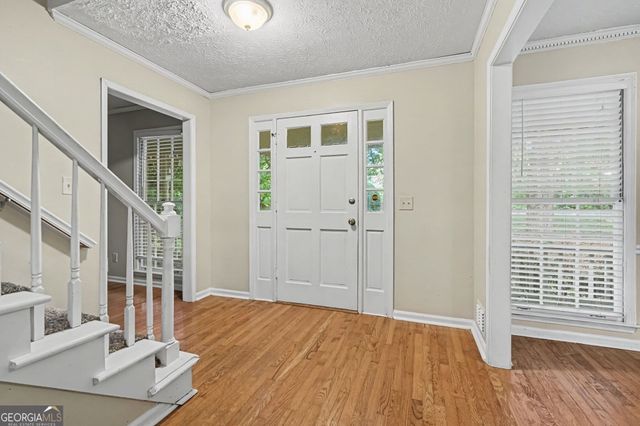 1465 Lake Lucerne Road SW, Lilburn, GA 30047