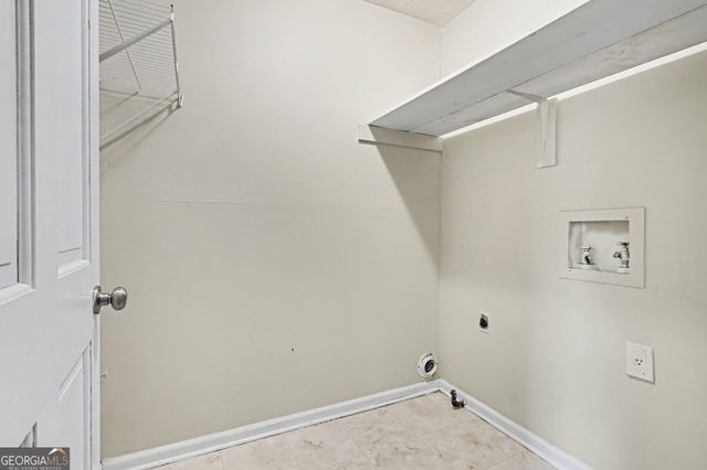 1465 Lake Lucerne Road SW, Lilburn, GA 30047