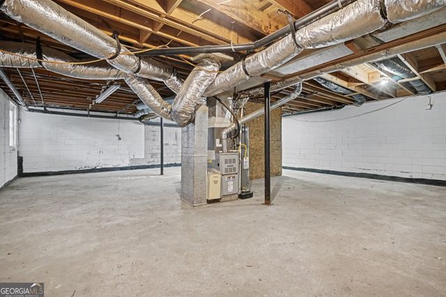 1465 Lake Lucerne Road SW, Lilburn, GA 30047