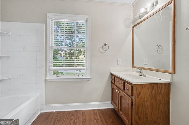 1465 Lake Lucerne Road SW, Lilburn, GA 30047