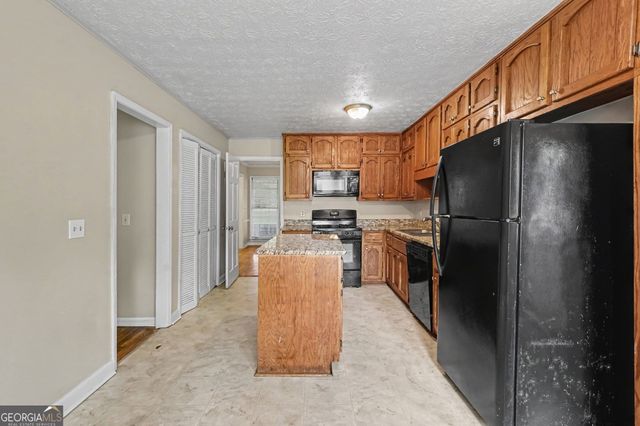 1465 Lake Lucerne Road SW, Lilburn, GA 30047