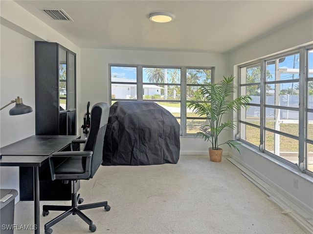 5201 Pocatella CT, Cape Coral, FL 33904