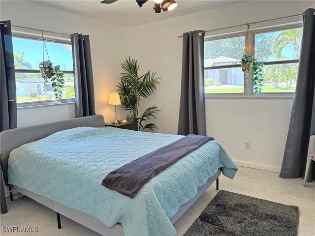 5201 Pocatella CT, Cape Coral, FL 33904