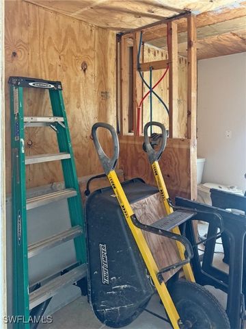 5201 Pocatella CT, Cape Coral, FL 33904