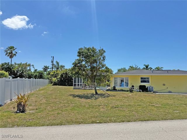 5201 Pocatella CT, Cape Coral, FL 33904