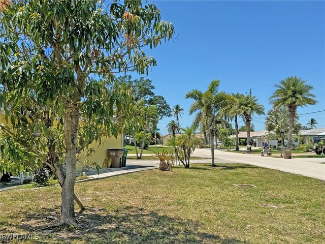 5201 Pocatella CT, Cape Coral, FL 33904