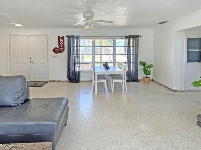 5201 Pocatella CT, Cape Coral, FL 33904